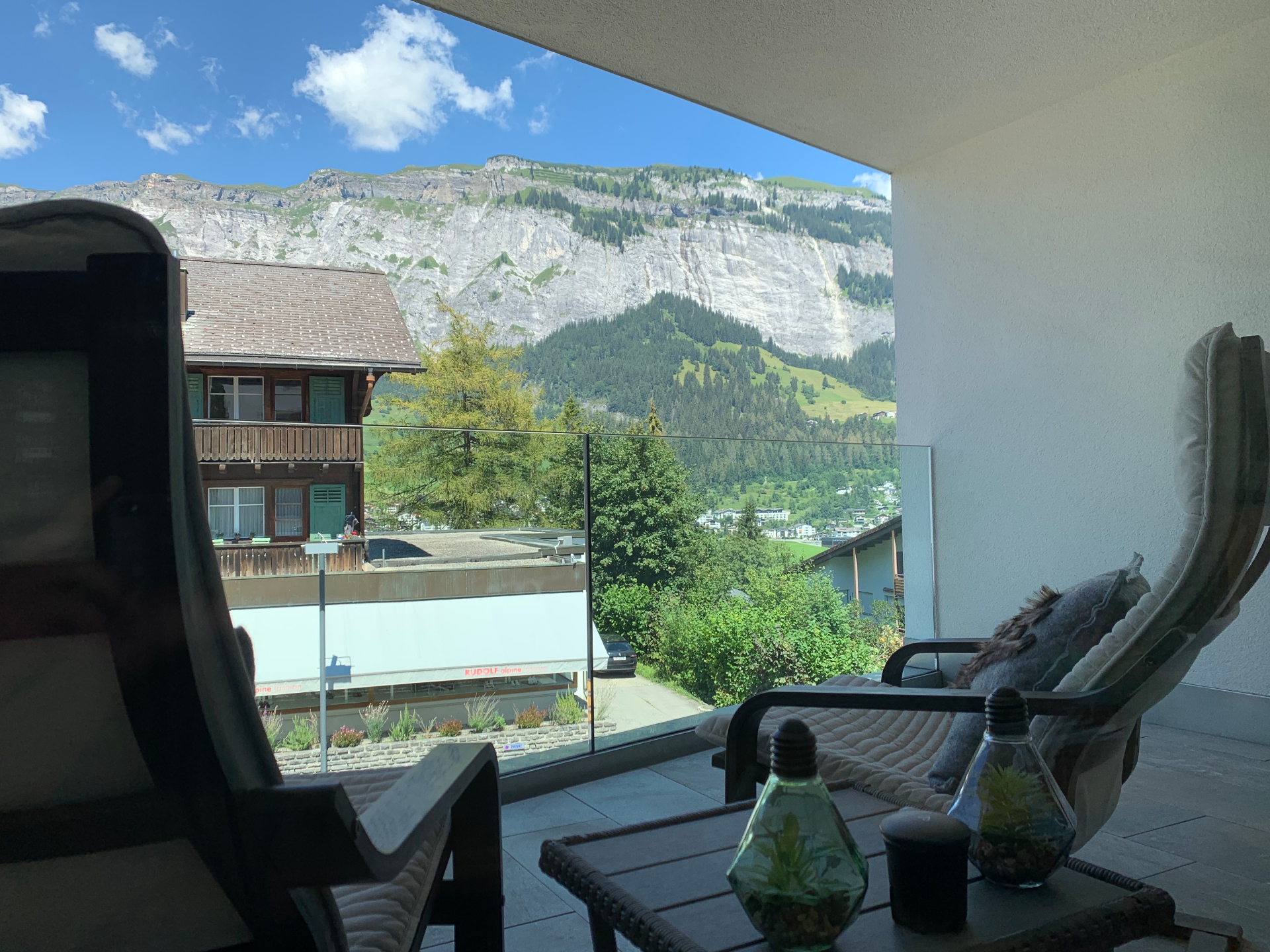 Stilvolle Ferienwohnung in Flims Waldhaus mit Bergpanorama
